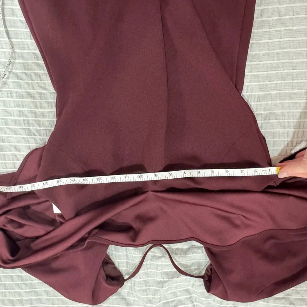 Badgley Mischka Capelet Popover Sheath Dress Burgundy Size‎ US 6 NWT